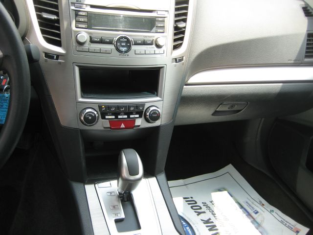 Subaru Legacy 2011 photo 6