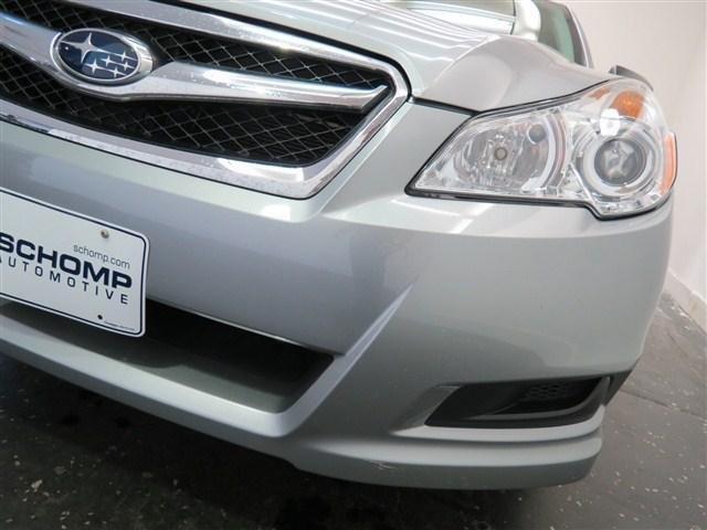 Subaru Legacy 2011 photo 26