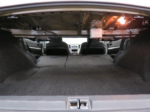 Subaru Legacy 2011 photo 3