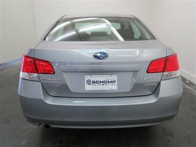 Subaru Legacy 2011 photo 32