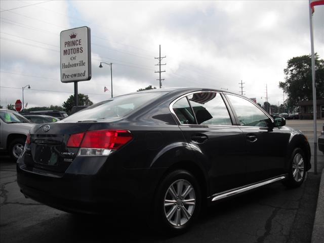 Subaru Legacy 2011 photo 1