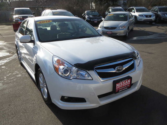 Subaru Legacy 2012 photo 2