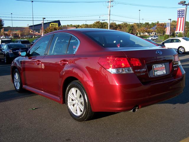 Subaru Legacy 2012 photo 1