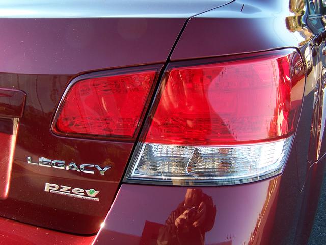 Subaru Legacy 2012 photo 2