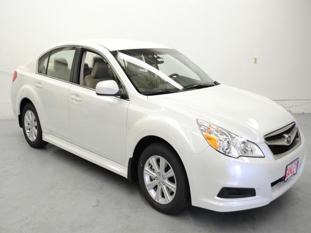 Subaru Legacy 2012 photo 2