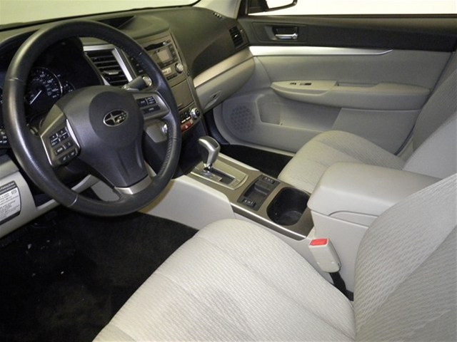 Subaru Legacy 2012 photo 3