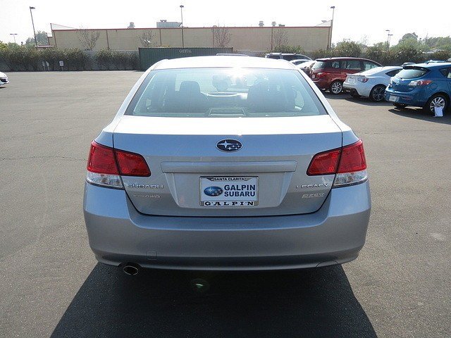 Subaru Legacy 2012 photo 2