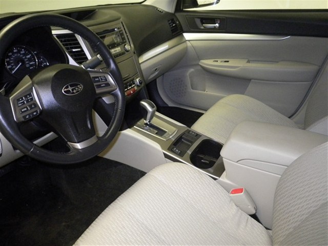 Subaru Legacy 2012 photo 4