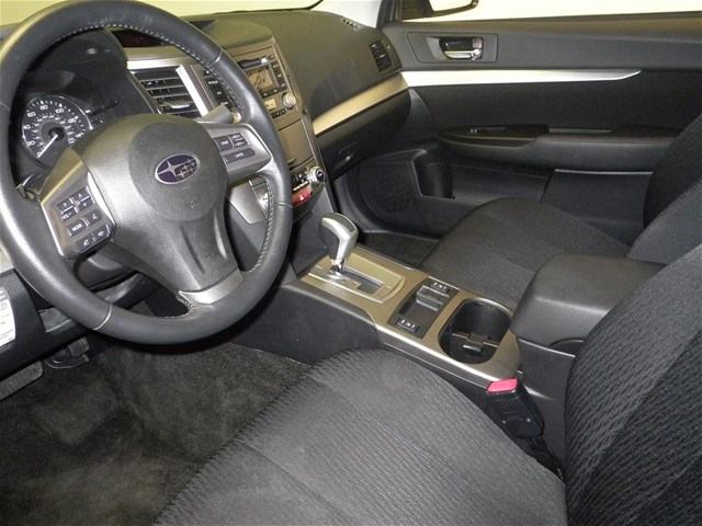 Subaru Legacy 2012 photo 1