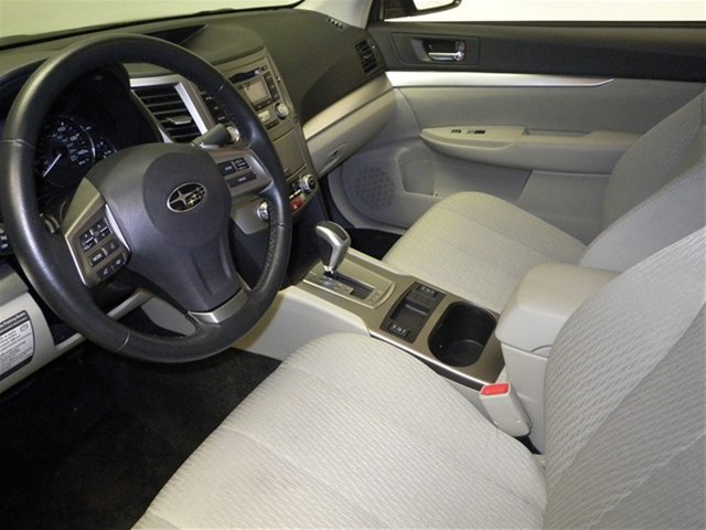 Subaru Legacy 2012 photo 3