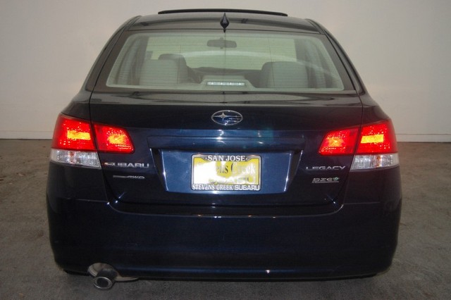 Subaru Legacy 2012 photo 1