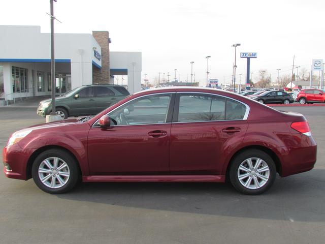 Subaru Legacy 2012 photo 1