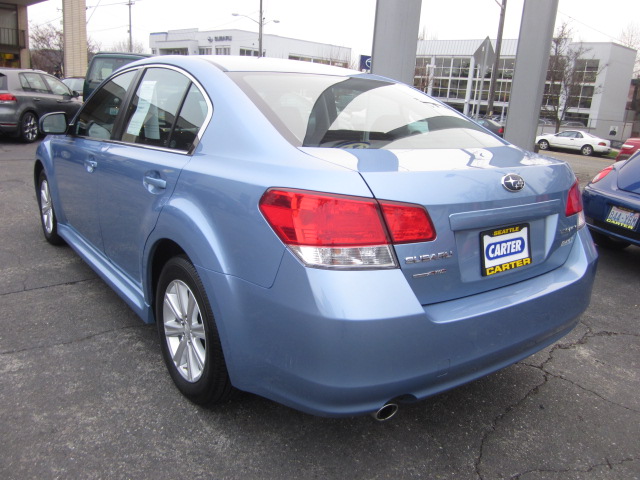 Subaru Legacy 2012 photo 2