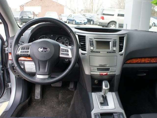 Subaru Legacy 2012 photo 1