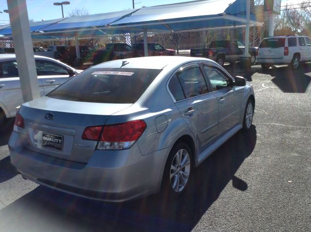 Subaru Legacy 2013 photo 1