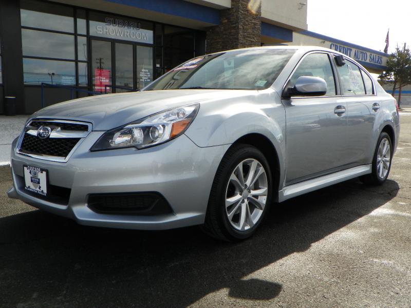 Subaru Legacy 2013 photo 1