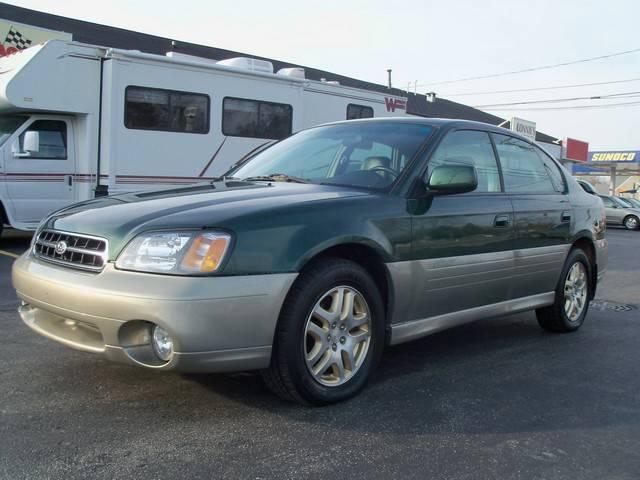 Subaru Outback 2000 photo 1