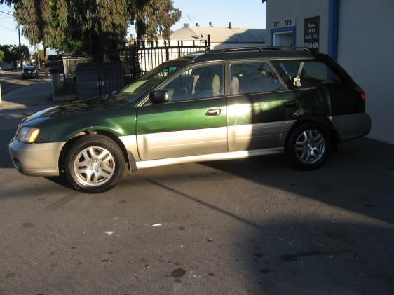 Subaru Outback 2000 photo 1