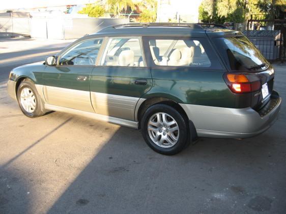 Subaru Outback 2000 photo 2