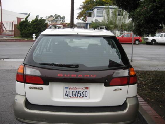 Subaru Outback 2000 photo 3