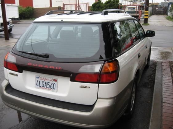 Subaru Outback 2000 photo 4