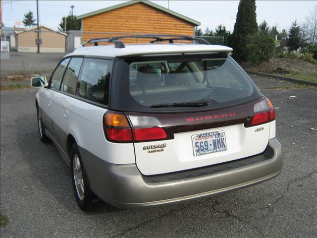 Subaru Outback 2000 photo 2