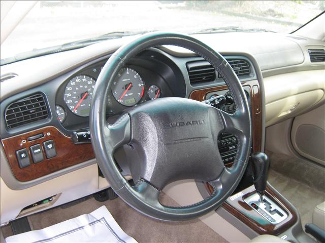 Subaru Outback 2000 photo 3