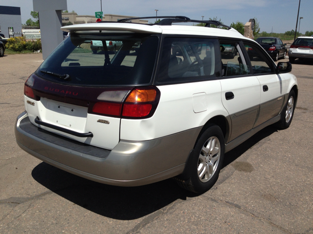 Subaru Outback 2000 photo 4