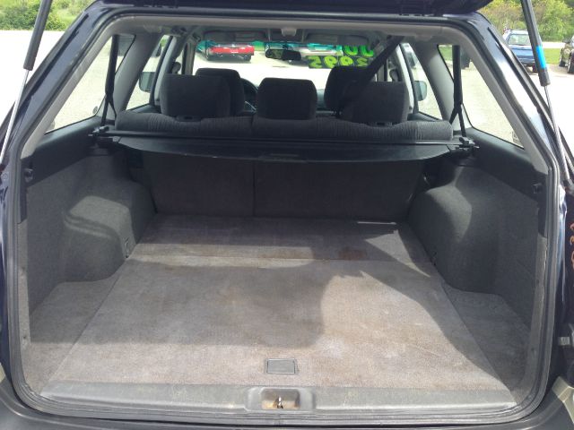 Subaru Outback 2000 photo 3