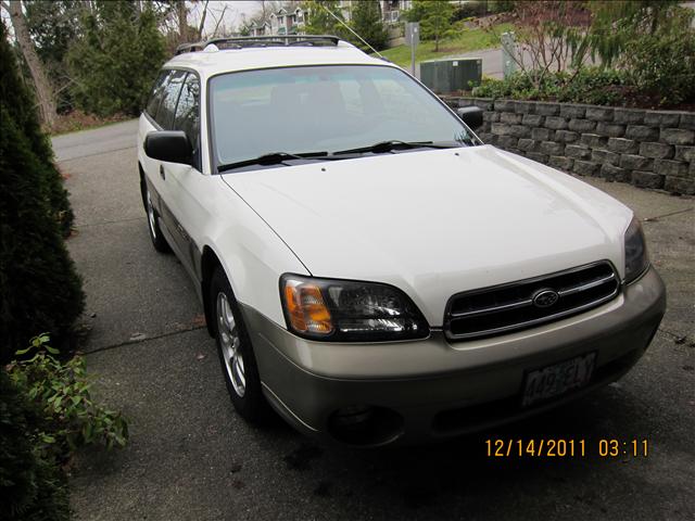 Subaru Outback 2000 photo 1