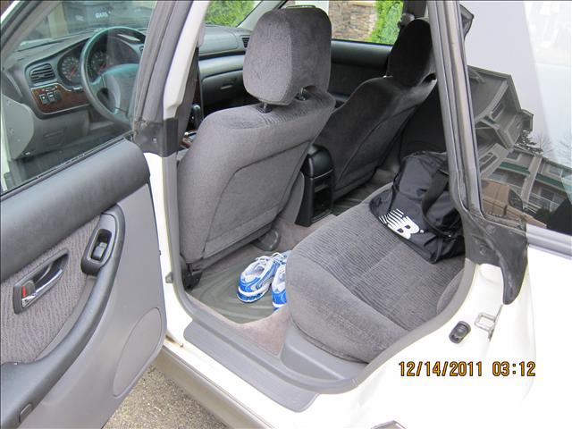 Subaru Outback 2000 photo 5