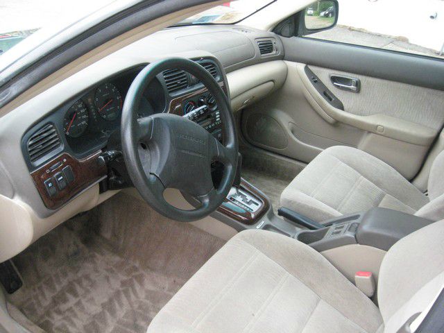 Subaru Outback 2000 photo 8