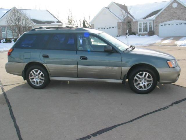 Subaru Outback 2000 photo 2