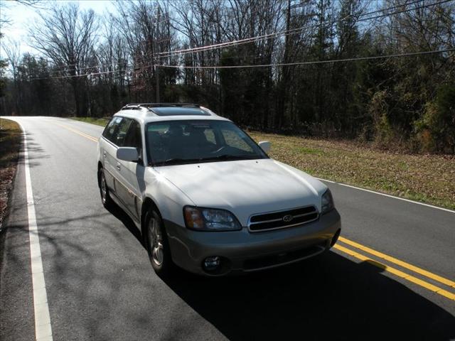 Subaru Outback 2000 photo 2