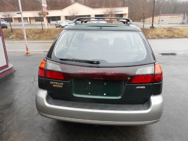 Subaru Outback 2000 photo 2