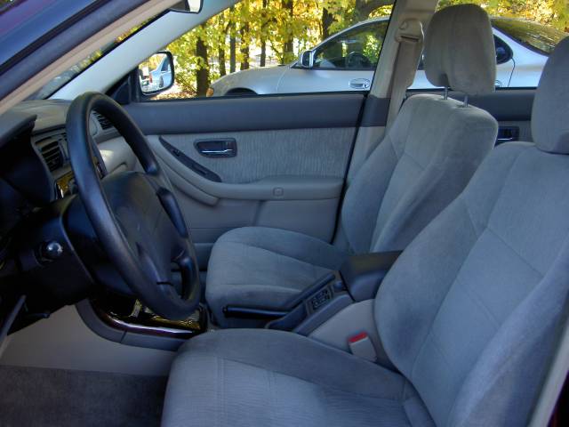 Subaru Outback 2000 photo 3