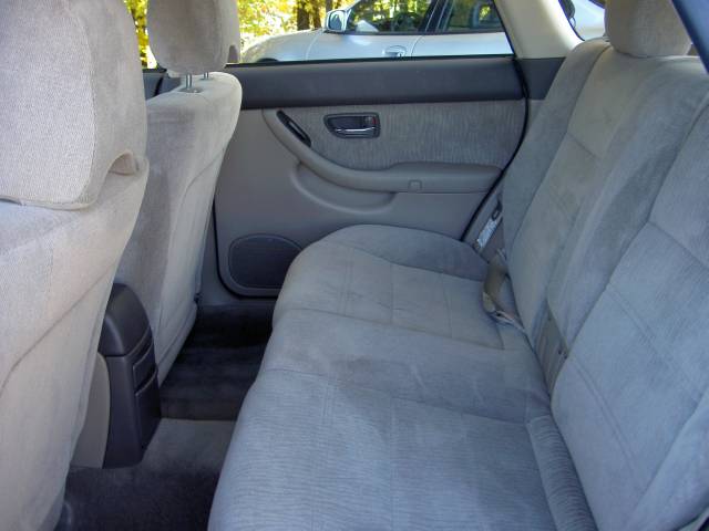 Subaru Outback 2000 photo 4