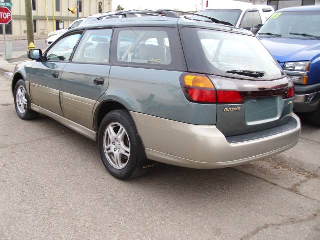 Subaru Outback 2000 photo 1