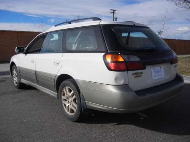 Subaru Outback 2000 photo 4