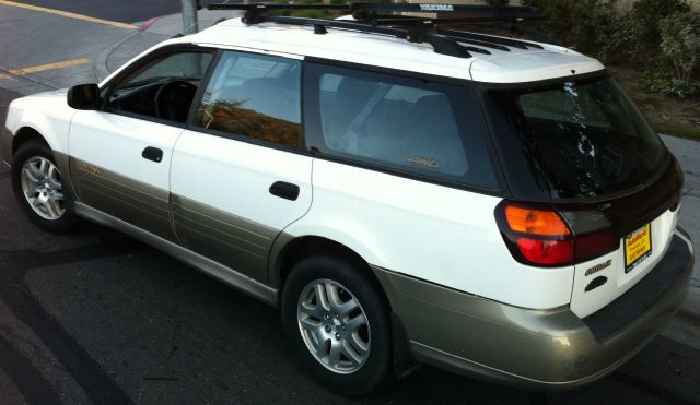 Subaru Outback 2000 photo 1