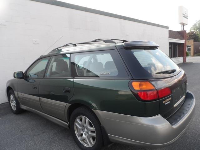 Subaru Outback 2000 photo 2