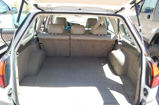 Subaru Outback 2000 photo 10