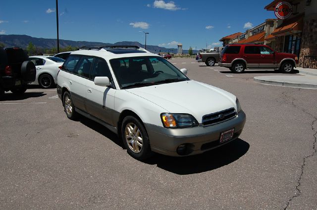 Subaru Outback 2000 photo 2