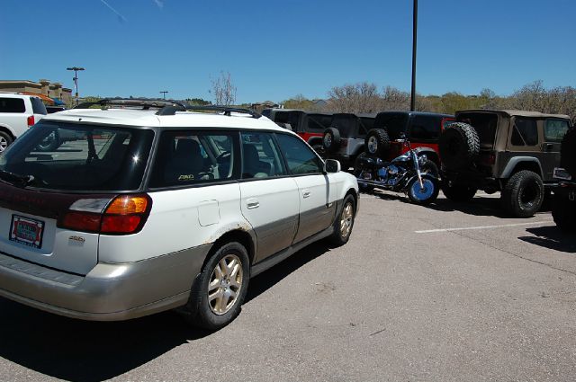 Subaru Outback 2000 photo 6