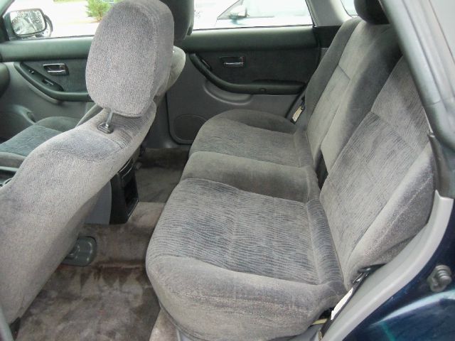 Subaru Outback 2000 photo 4