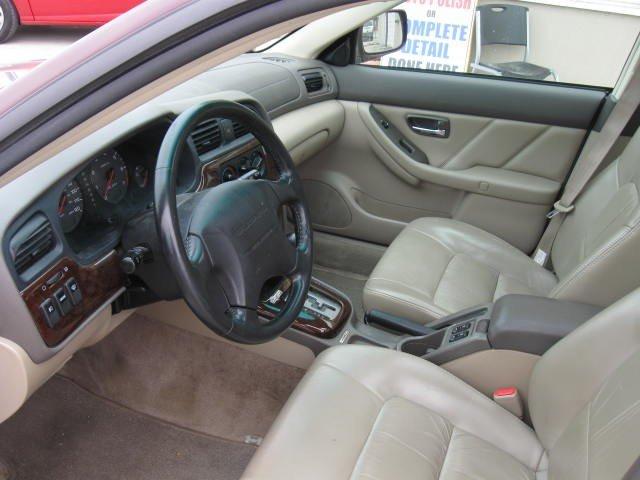 Subaru Outback 2000 photo 1