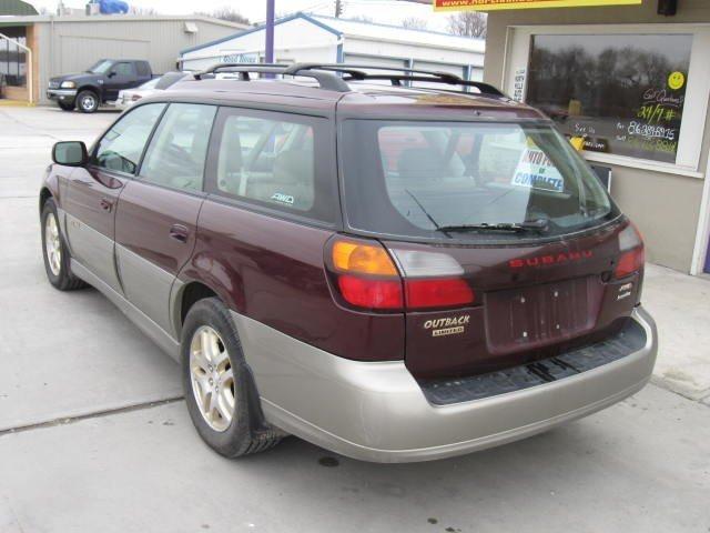 Subaru Outback 2000 photo 2