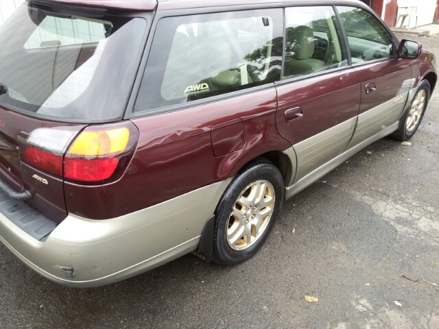 Subaru Outback 2000 photo 4