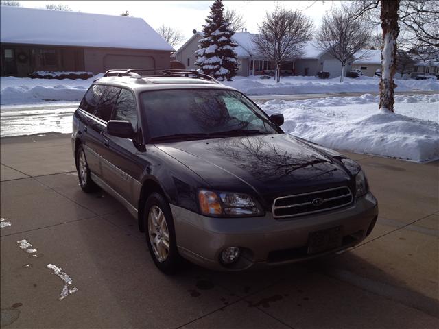 Subaru Outback 2000 photo 1