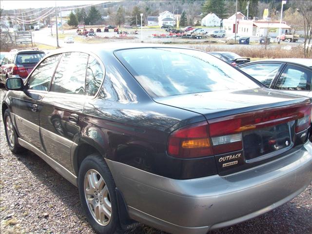 Subaru Outback 2000 photo 1